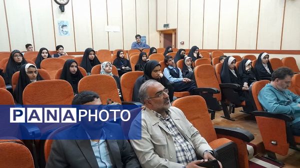 نشست صمیمی مسئولان صداوسیمای قم و خبرنگاران پانا