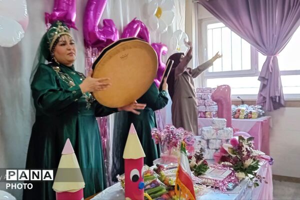 جشن شکوفه ها در مدرسه ی شهید اسماعیل اسدی