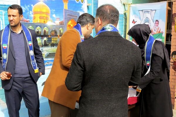 فجر دانش آموزی در قلبِ ری