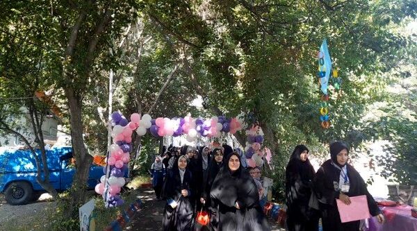 اردوی مادر دختری حورا دانش‌آموزان ناحیه یک مشهد