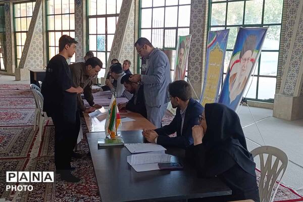 میز خدمت آموزش و پرورش خراسان شمالی در نماز جمعه؛ پاسخگویی مستقیم به مطالبات مردم