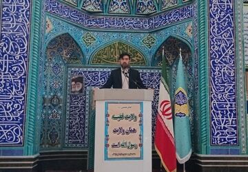 معلمان محور اصلی پیشرفت کشور و سرمایه ی حیاتی جامعه هستند