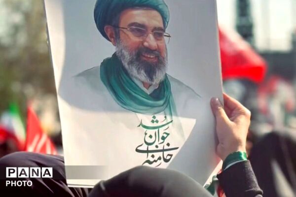 وقتی ایران، آسمان را به آغوش کشید