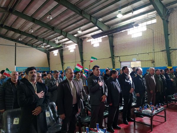 مراسم آیین نواختن زنگ انقلاب در مدارس استان زنجان