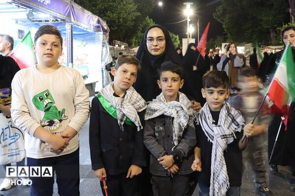 حضور گسترده فرهنگیان، دانش‌آموزان و اولیا در غرفه آموزش و پرورش نواحی پنج‌گانه تبریز به میزبانی ناحیه یک