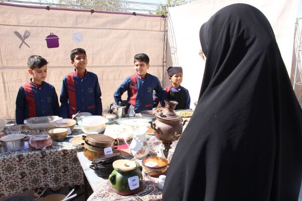جشنواره دانش‌آموزی «کوک به کوک، حال خوب» در دبستان عطایی‌فرد