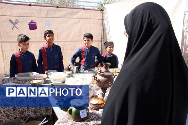 جشنواره دانش‌آموزی «کوک به کوک، حال خوب» در دبستان عطایی‌فرد