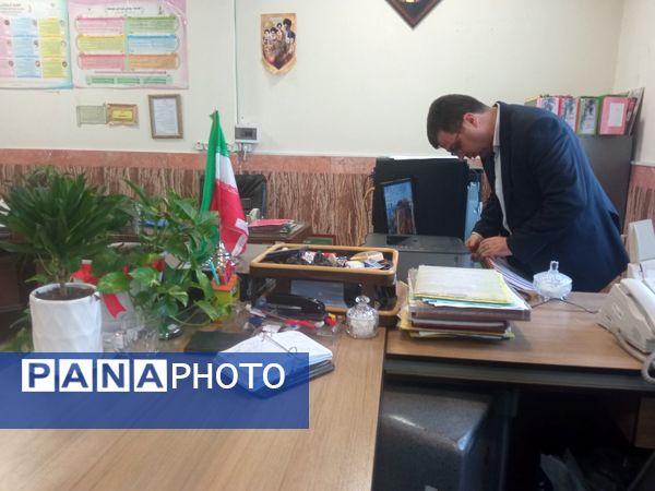 بازدید مدیر اداره ناحیه یک از دبیرستان گلشن آزادی