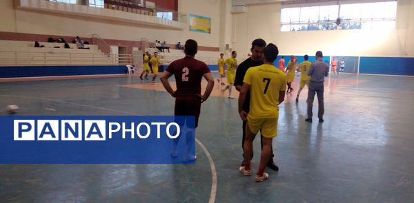  مسابقه فوتسال بین تیم‌های خبرنگاران و تیم آتش‌نشانان مشهد