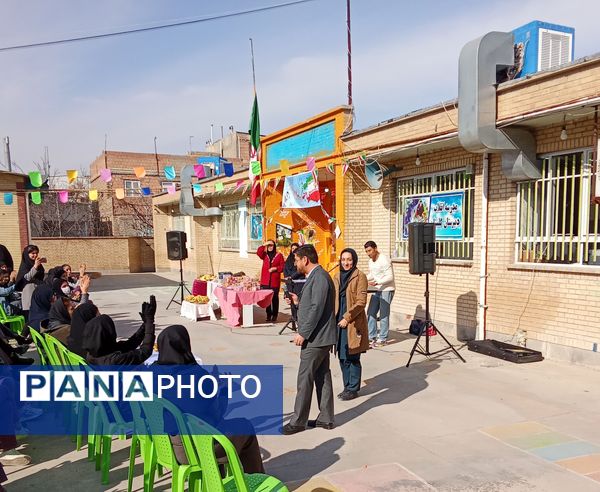جشن دهه فجر در دبیرستان گلستان آشخانه