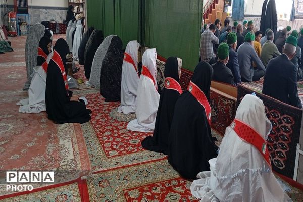 حضور دانش آموزان در دومین نماز عبادی، سیاسی جمعه ماه مبارک رمضان در شهر بار نیشابور