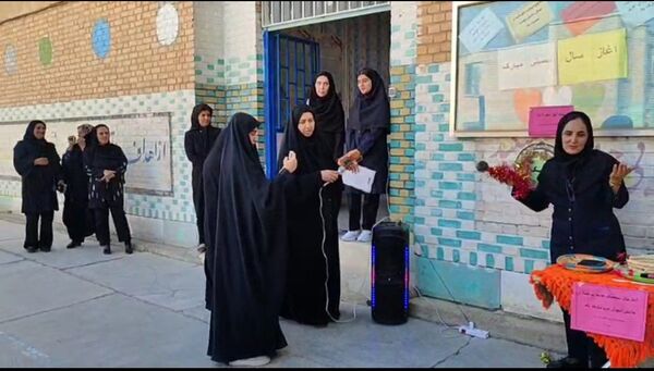 زنگ آغاز سال تحصیلی در مدرسه عشایری خدیجه کبری ناحیه 2 خرم‌آباد به صدا درآمد