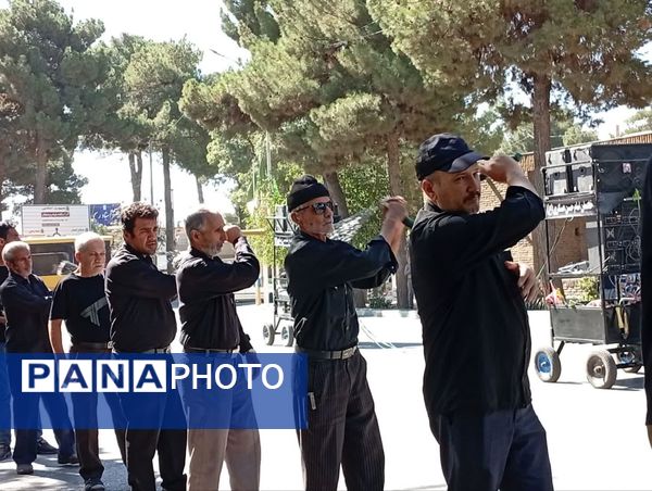 مراسم عزاداری و زنجیر زنی به مناسبت شهادت امام حسن عسکری«ع»