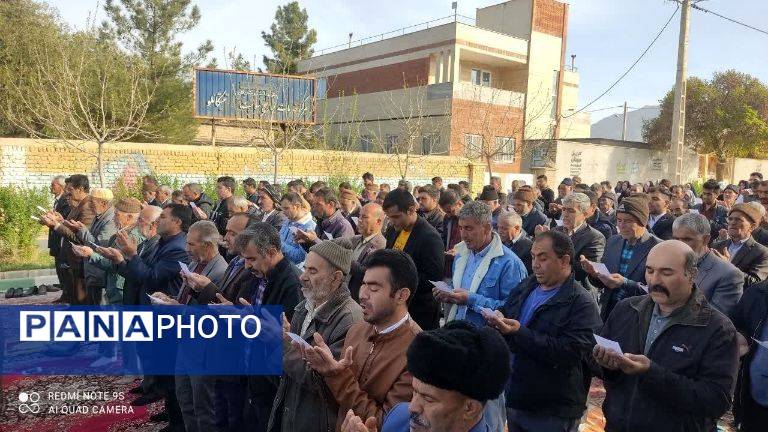 نماز عید فطر در مسجد صاحب الزمان روستای گزکوه
