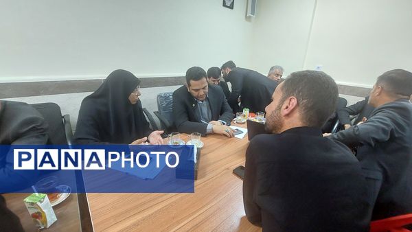 برگزاری میز خدمت به‌مناسبت هفته دولت در بلده