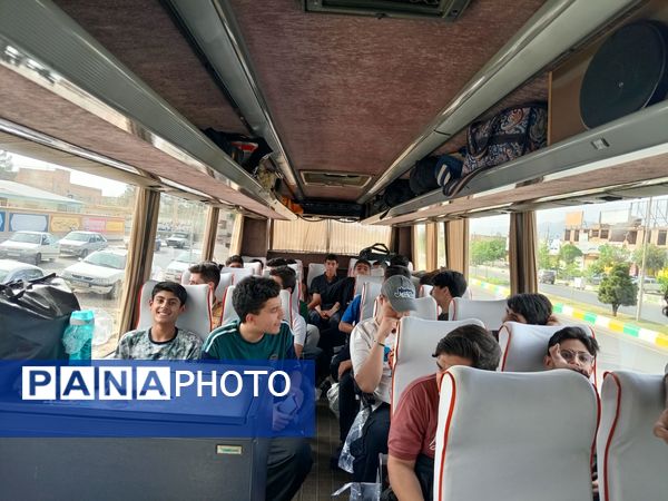 آغاز اردوی آموزشی دانش آموزان برتر دبیرستان نمونه آیت‌الله خامنه‌ای به مقصد تهران