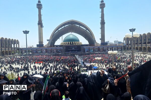 شهر در سوگ؛ قلب‌های تپنده در بدرقه ابدی «رهبر شهید»