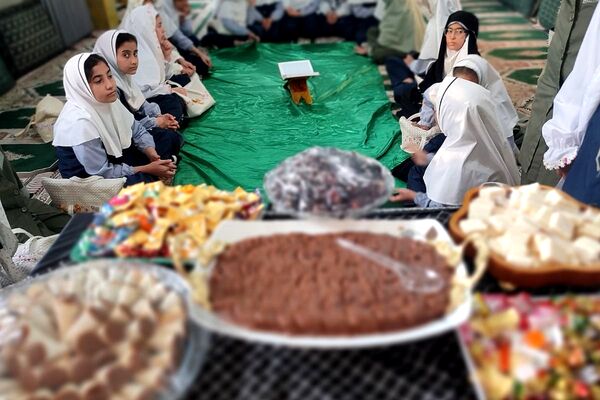 عطر فاطمی در دبستان شهید معظم