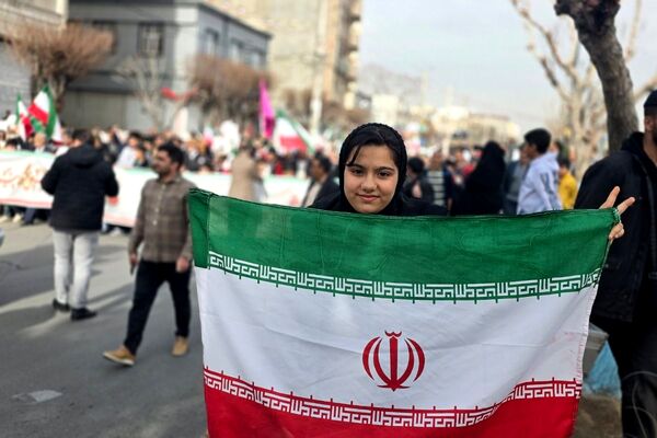 خروش مردمی در خیابان‌های رباط‌کریم در 22بهمن