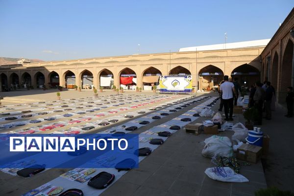 توزیع ۴۰۰ بسته لوازم تحریر برای دانش‌آموزان نیازمند در تبریز