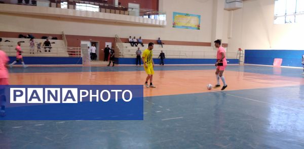  مسابقه فوتسال بین تیم‌های خبرنگاران و تیم آتش‌نشانان مشهد
