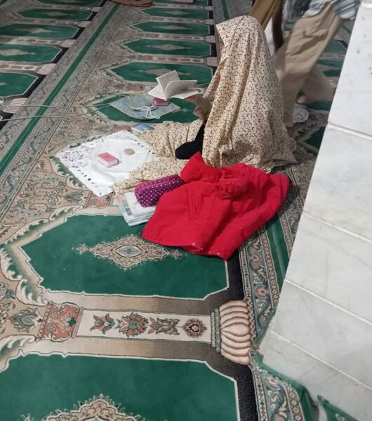 مراسم معنوی اعتکاف دانش‌آموزان دختر ابرکوهی در مسجد بقیه الله