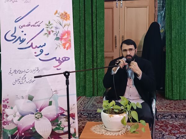 اعتکاف دانش‌آموزی در گناباد