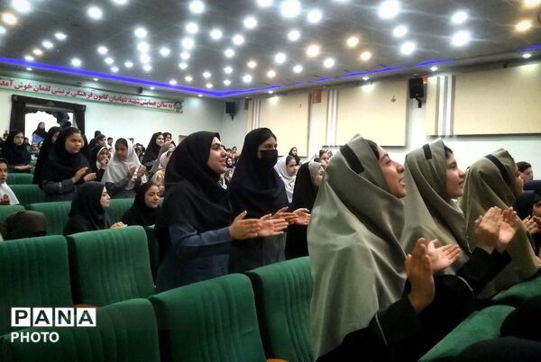 تقدیر از دانش آموزان فعال سفیران سلامت مدارس