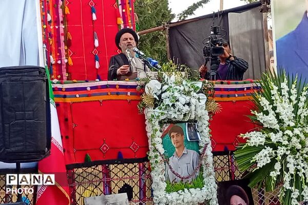 مراسم گرامیداشت چهلمین روز شهادت شهید علی کیانی در گلزار شهدای یاسوج