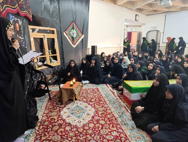 مراسم استقبال از شهید گمنام در دبیرستان دخترانه امام رضا(ع) واحد ۱۲ مشهد