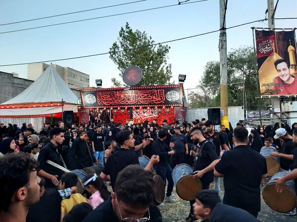 عشاق دلسوخته سیدالشهدا شام غریبان را با آتش زدن خیمه‌‌ها به پایان رساندند