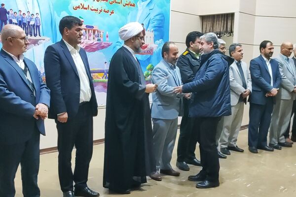 تجلیل از پیشگامان تربیت اسلامی در کردستان
