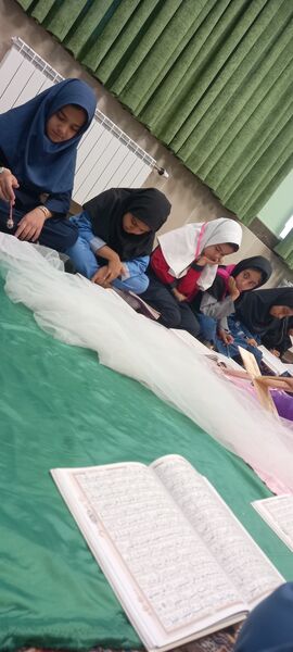 محفل انس با قرآن کریم در دبستان داریوش گنجی