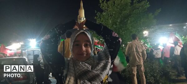 نمایش توان دفاعی کشور در میدان امام حسین (ع) یزد