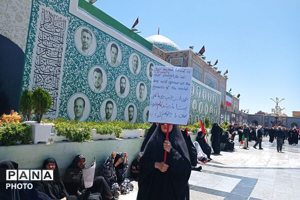 مشهد در سوگ؛ بدرقه باشکوه رهبر شهید انقلاب در جوار بارگاه رضوی/۲