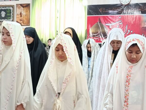 اولین روز اعتکاف دانش‌آموزان در فاروج 