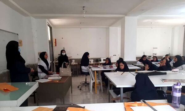 هفته بهداشت روان هنرستان زهرای مرضیه حاجی‌آباد