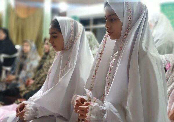 دختران آسمانی در خلوت عاشقانه مسجد