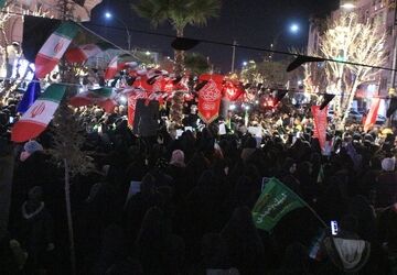 عشق یعنی رهبرم سید علی