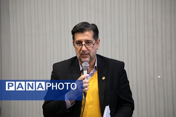 مراسم تقدیر از مربیان و مشاوران به مناسبت هفته امور تربیتی در پیشوا 