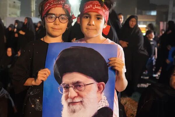 "عهد خون"، تجمع بزرگ مردمی و هیئت‌های مذهبی باقرشهر و کهریزک در حمایت از ولی امر مسلمین جهان 