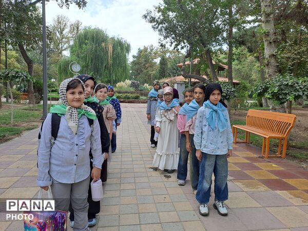 جشن عبادت دختران البرزی در کنار مهر و ماه