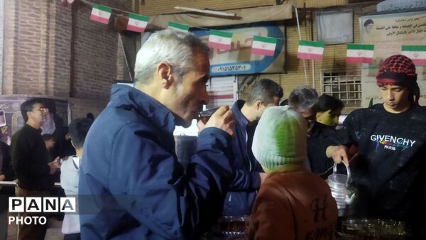 گذری بر فعالیت چایخانه حضرت زهرا  در بیست و دومین شب از اجتماعات مردمی 