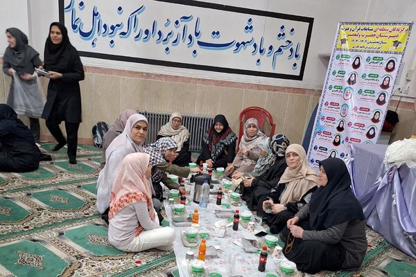 برگزاری مراسم احسان و افطار در دبیرستان حضرت ولیعصر (عج) ری یک 