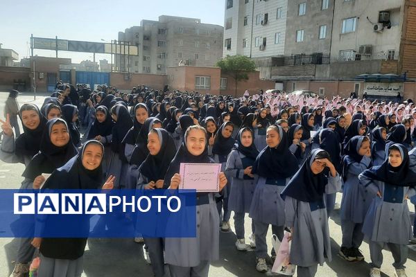  مراسم میلاد حضرت زینب (س)در مدرسه مهرآیین بهارستان دو