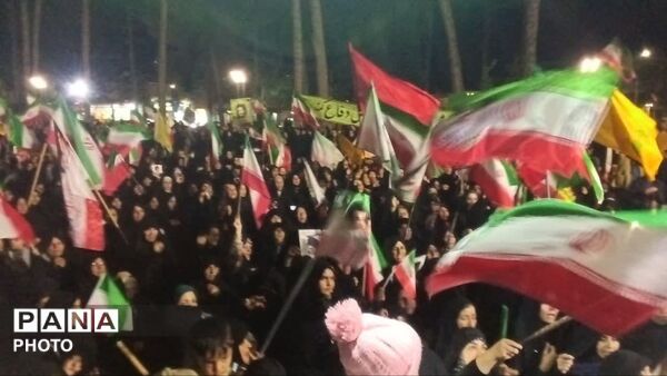 چهل و هفتمین شب از اجتماع مردم در میدان مرکزی شهرستان خلیل آباد