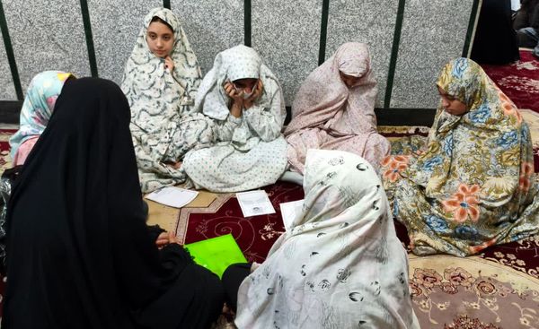 حلقه‌های معرفتی اعتکاف دانش آموزان دختر؛ گفت‌وگوهایی از دل به دل