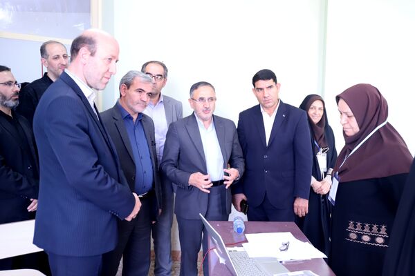 بازدید معاون حقوقی و امور مجلس وزیر آموزش و پرورش از حوزه ارزیابی پذیرفته شدگان کیفیت‌بخشی در آموزشگاه عفتیه تبریز