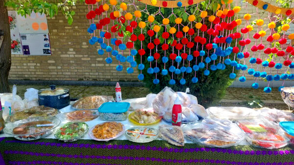 بازارچه دانش‌آموزی در مدرسه بنت‌الهدی یاسوج به‌مناسبت هفته مشاغل