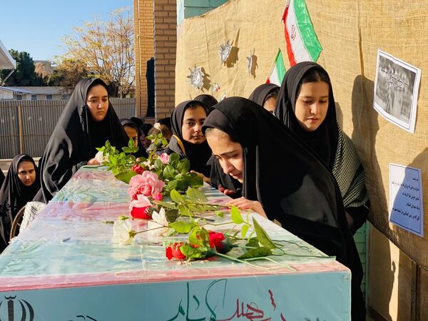 مراسم استقبال از شهید گمنام در شهرستان مه‌ولات